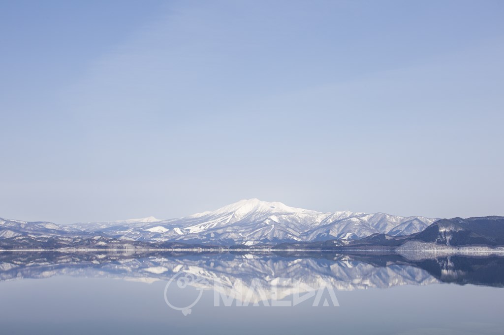 冬の田沢湖と駒ヶ岳