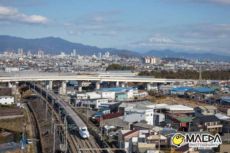 東海道新幹線と富士山と静岡市内