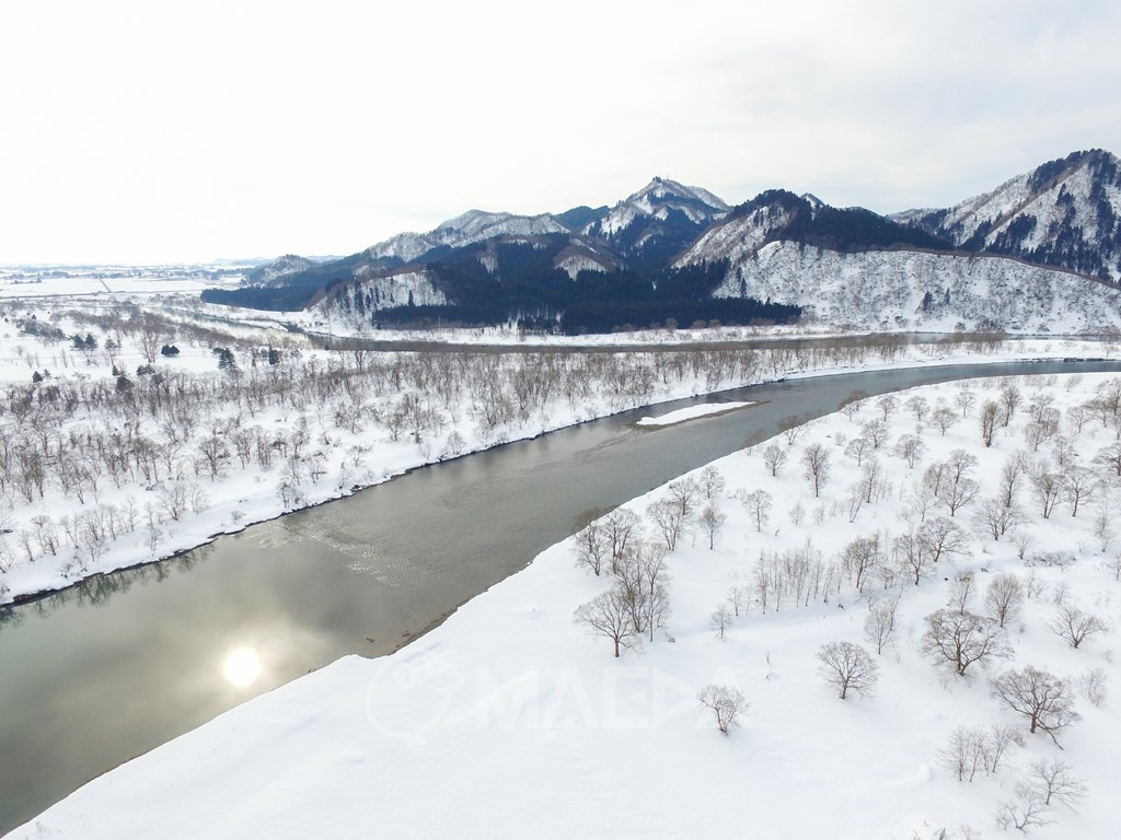 冬の玉川と大平山空撮