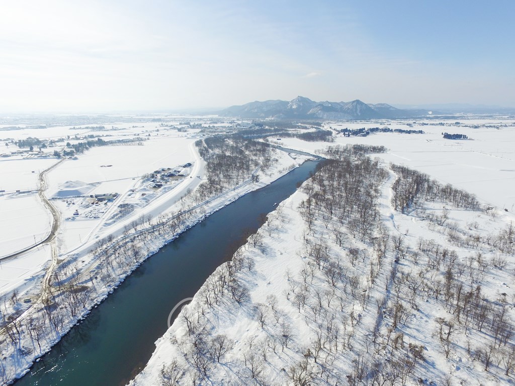 冬の玉川と大平山空撮