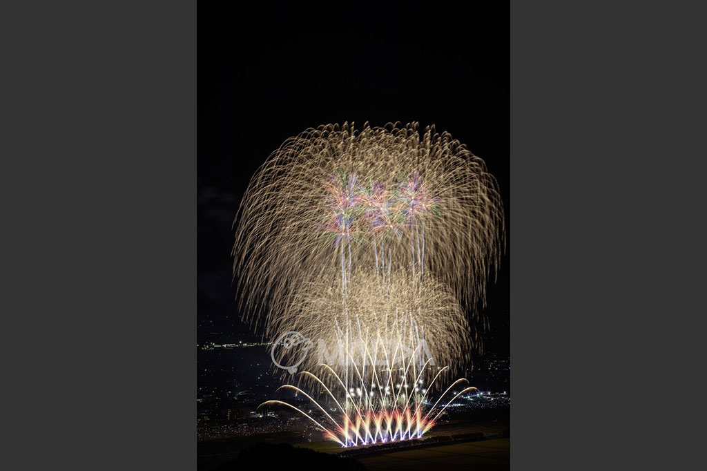 スペシャルスターマイン-大曲の花火 第97回全国花火競技大会
